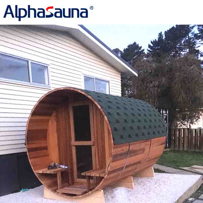 alphasauna’s_customer_feedback_picture_of_barrel_sauna_with_asphalt_tiles(1)