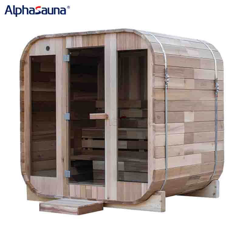 alphasauna_cedar_wood_square_sauna_with_floor-to-ceiling_windows