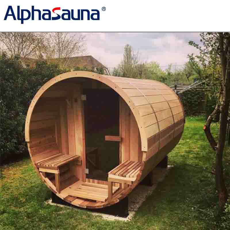 customer_feedback_picture_of_alphasauna_barrel_sauna_with_vestibule