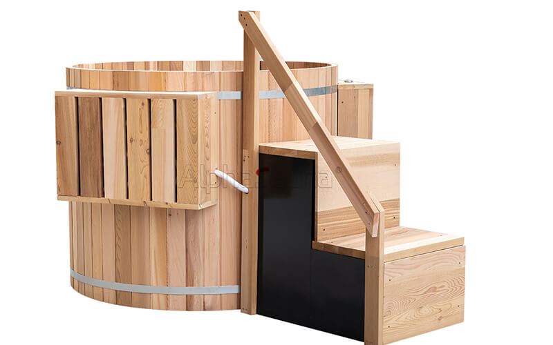 wooden_outdoor_hot_water_bath_ladder-alphasauna